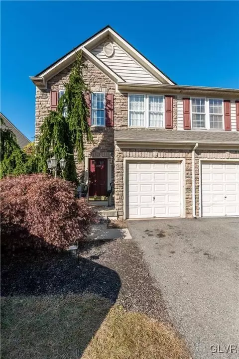 109 Knollwood Dr, Williams Twp, PA 18042