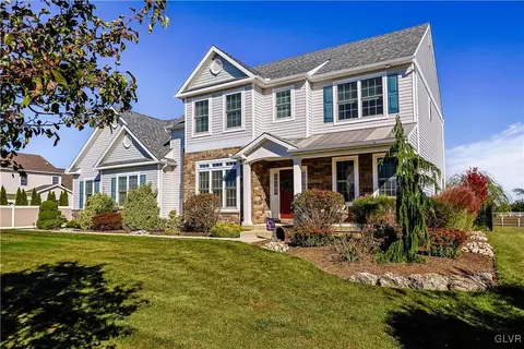 290 Palmetto Dr, Palmer Township, PA 18045