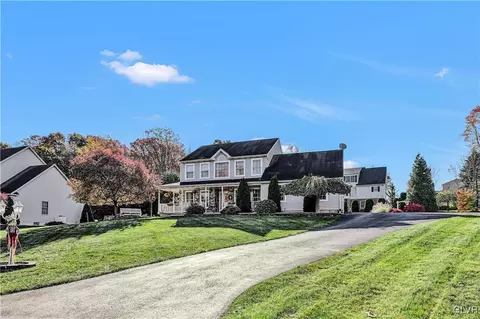 10 Plantation Dr, Barnesville, PA 18214