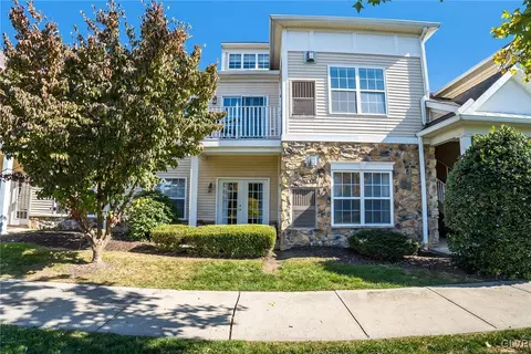 602 Prestwick Dr, Williams Twp, PA 18042