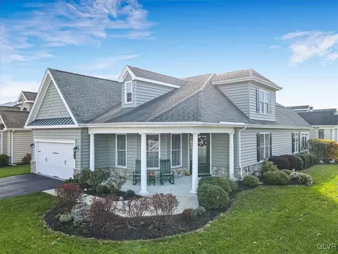1039 Declaration Dr, Bethlehem, PA 18017 photo 5