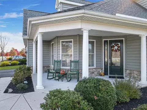 1039 Declaration Dr, Bethlehem, PA 18017 photo 3