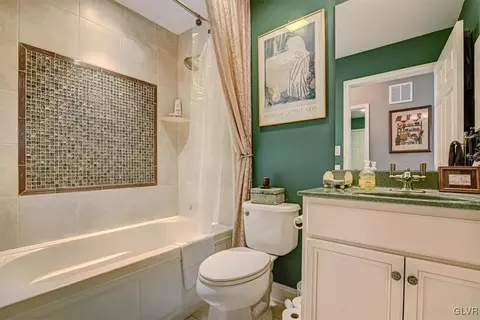 1039 Declaration Dr, Bethlehem, PA 18017 photo 35