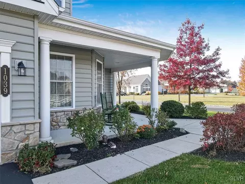 1039 Declaration Dr, Bethlehem, PA 18017 photo 4