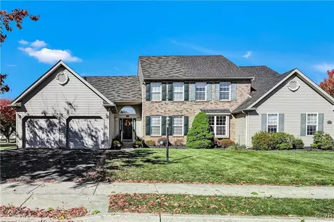 6067 Timberknoll Dr, Macungie, PA 18062