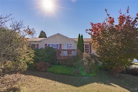 775 Cottonwood Rd, Walnutport, PA 18088