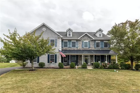 332 Elmwood Ln, Telford, PA 18969