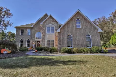 3355 Beaufort Dr, Bethlehem, PA 18017