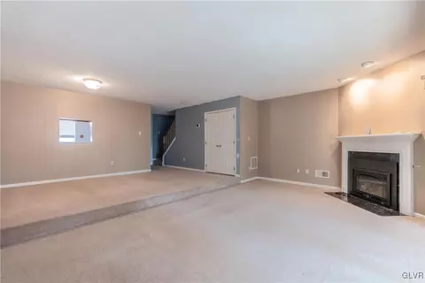 1922 Pine Ct, Hellertown, PA 18055 photo 16