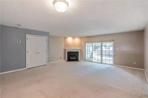 1922 Pine Ct, Hellertown, PA 18055 photo 19