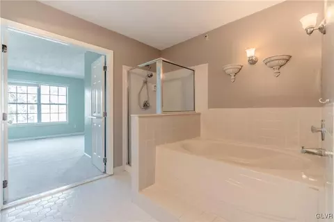 1922 Pine Ct, Hellertown, PA 18055 photo 29