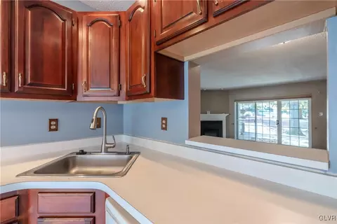 1922 Pine Ct, Hellertown, PA 18055 photo 5