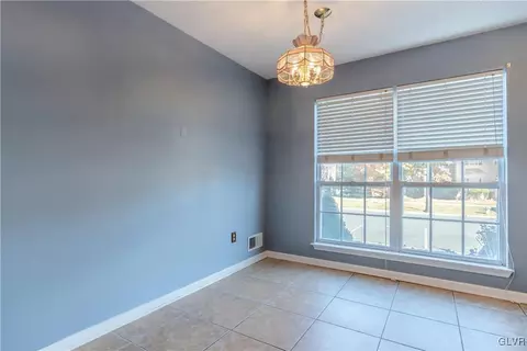 1922 Pine Ct, Hellertown, PA 18055 photo 9