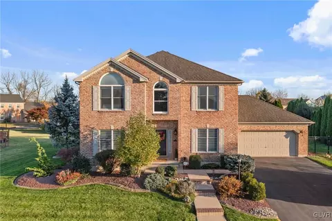 1353 Kingston Dr, Northampton, PA 18067