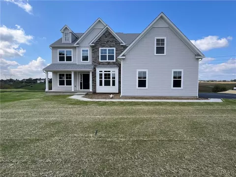 4440 Maple St #3, Schnecksville, PA 18078