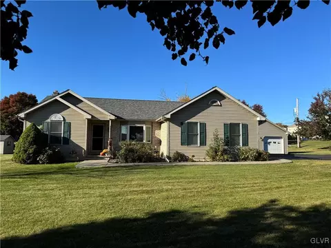 1792 Butz Rd, Breinigsville, PA 18031