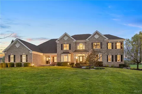 546 Rockbridge Rd, Nazareth, PA 18064