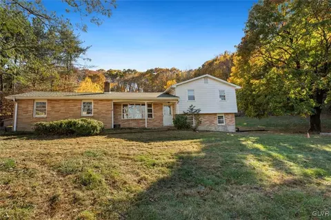 2986 Cemetery St, Slatington, PA 18080