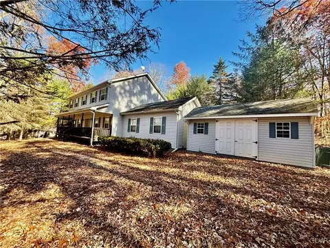 406 Rose Marie Ln, East Stroudsburg, PA 18302