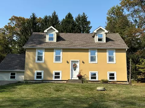 2701 Sickle Cir, Emmaus, PA 18049