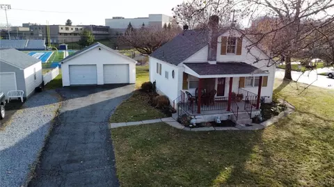 86 Liberty St N, Nazareth, PA 18064