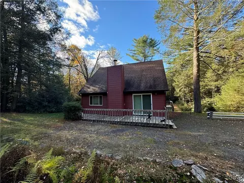 57 Sparrow Ln, Jim Thorpe, PA 18229