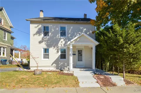 111 Main St, Stockertown, PA 18083