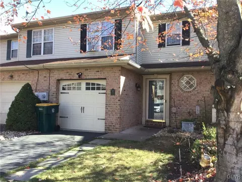86 Freedom Ter, Palmer Township, PA 18045
