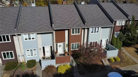 381 Carver Dr, Bethlehem, PA 18017
