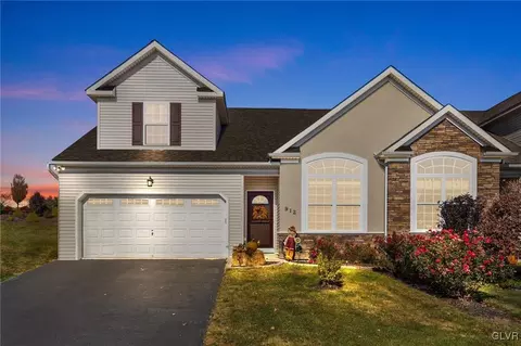 912 Graystone Cir, Northampton, PA 18067