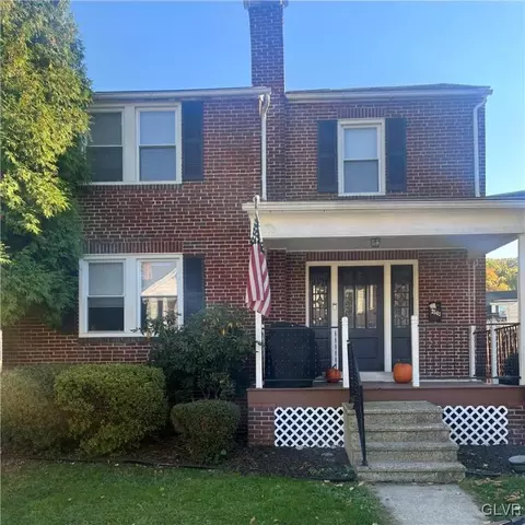 2542 Glenn Ter, Mount Penn, PA 19606