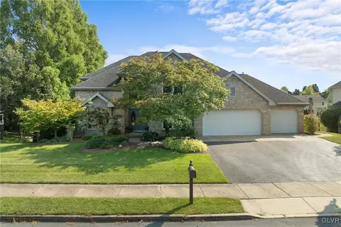 4976 Meadow Ln, Macungie, PA 18062