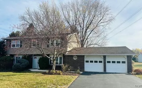 221 Wolf Dr, Allentown, PA 18104