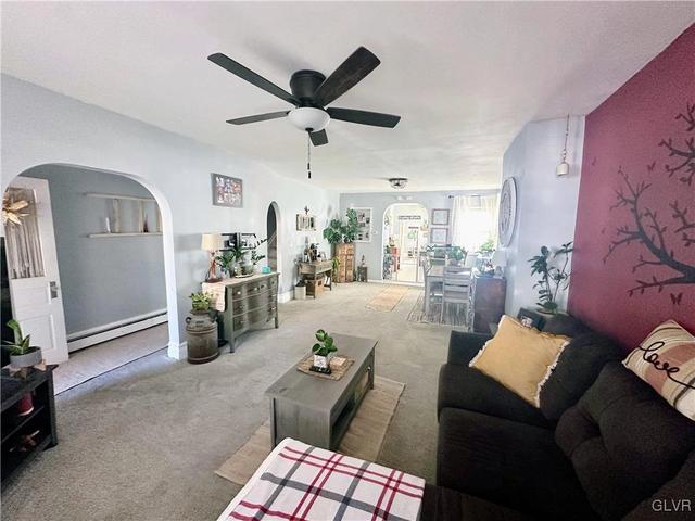 319 Mulberry St, Catasauqua, PA 18032