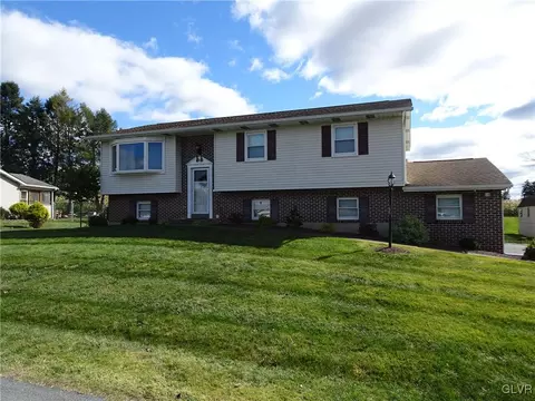 404 Heritage Ln, Nazareth, PA 18064