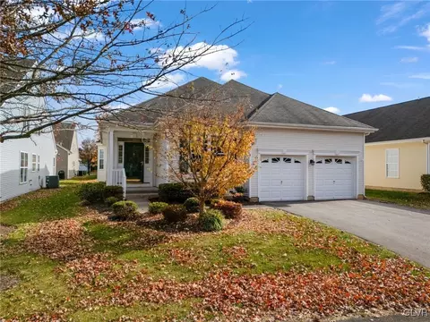 1783 Creek View Ct, Macungie, PA 18062