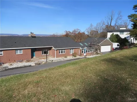 424 Paxinosa Rd E, Forks Twp, PA 18040