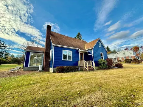 714 Locke Heights Rd, Bangor, PA 18013