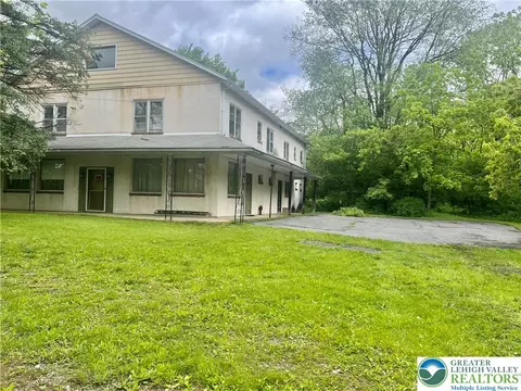 403 N Walnut St, Bath Boro, PA 18014