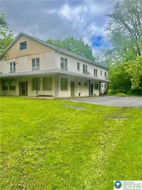 403 N Walnut St, Bath Boro, PA 18014 photo 2