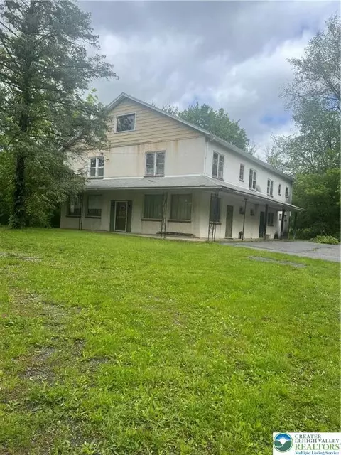 403 N Walnut St, Bath Boro, PA 18014 photo 4