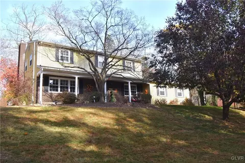 325 Spring Valley Rd, Williams Twp, PA 18042