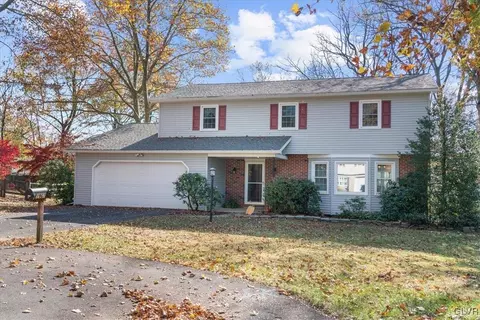 1967 Robin Ct, Bethlehem, PA 18015