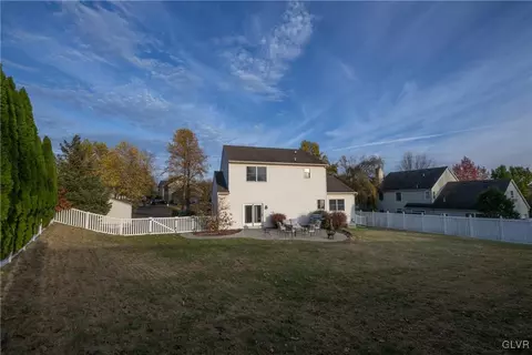 3203 Ruby Ct, Bethlehem, PA 18020 photo 3