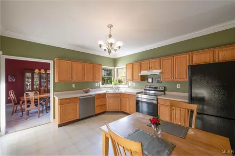 3203 Ruby Ct, Bethlehem, PA 18020 photo 9