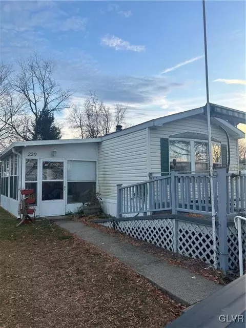 220 Independence Way, Mount Bethel, PA 18343