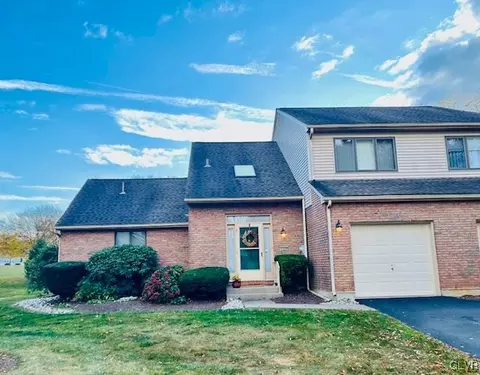 3229 Oakland Square Dr, Bethlehem, PA 18020