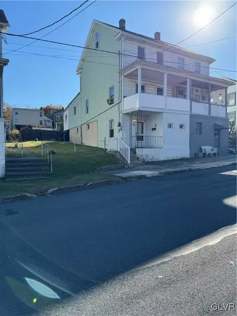 130 E Ruddle St, Coaldale, PA 18218