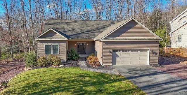 6 Crescent Dr, Nesquehoning, PA 18240