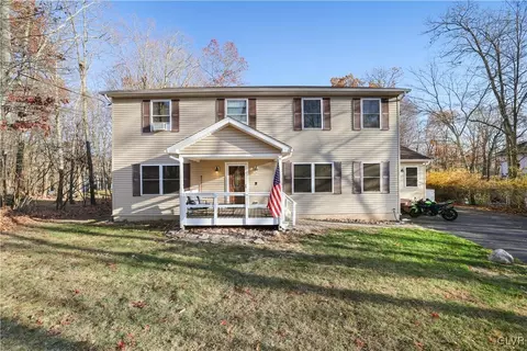 12617 Big Bear Dr, East Stroudsburg, PA 18302